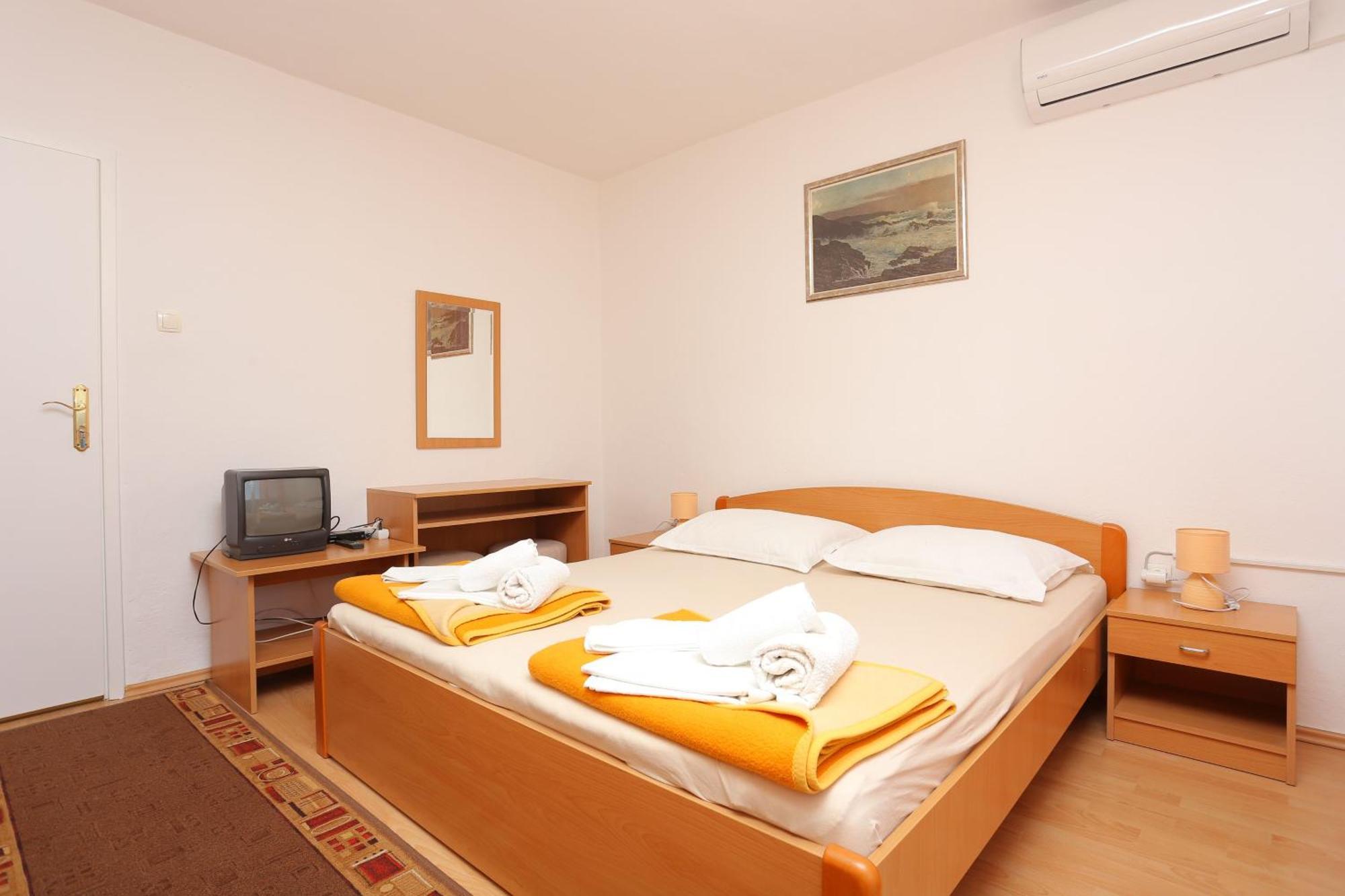 Apartments And Rooms With Parking Space Tucepi, Makarska - 5263 Quarto foto